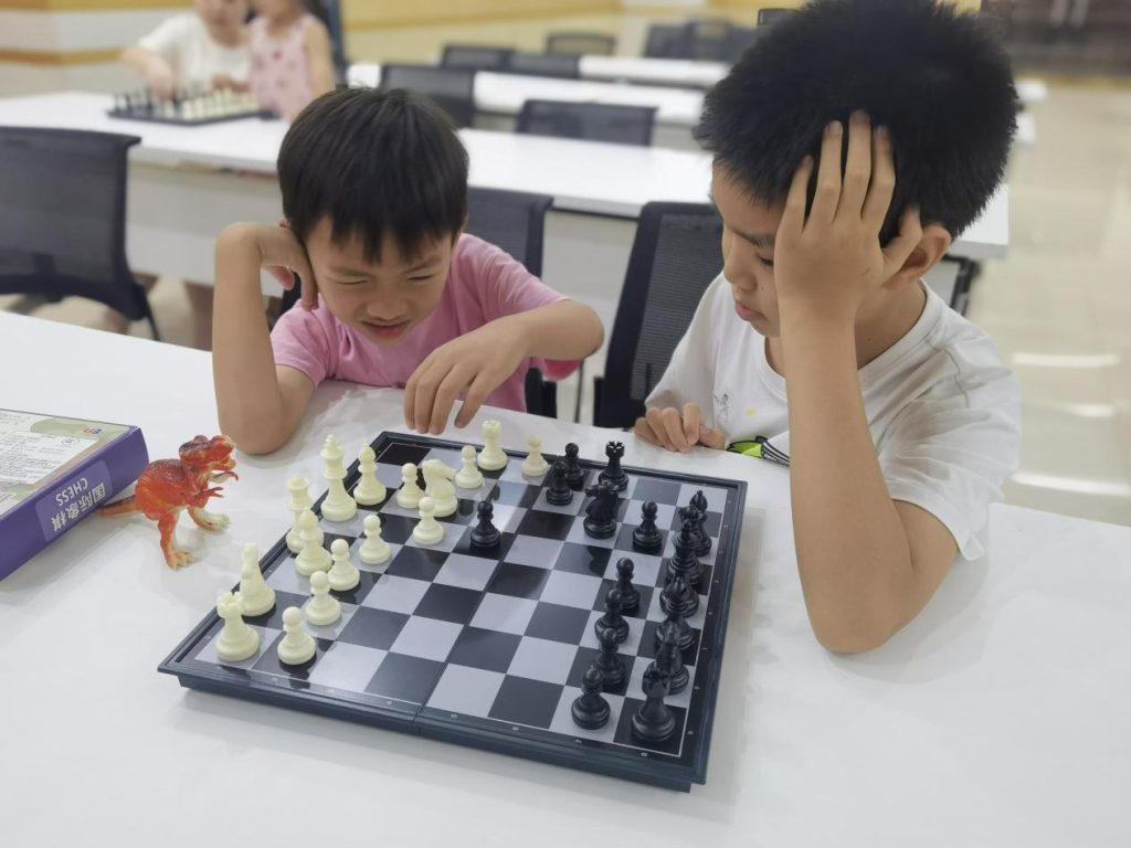 2024年“助力青少年成长计划”公益课堂“国际象棋”开课啦！