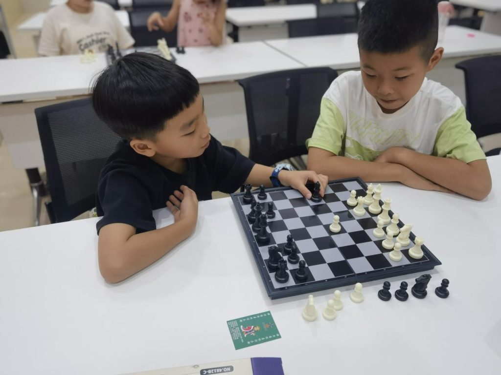 2024年“助力青少年成长计划”公益课堂“国际象棋”开课啦！